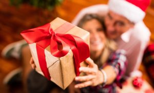 Direito do consumidor: 10 dicas para compras de Natal Fique atento aos preços, forma de pagamento, informação das embalagens e contratos.